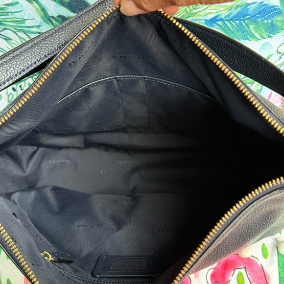 Coach dark navy Turlock hobo. Detachable crossbody strap - Picture 3 of 4